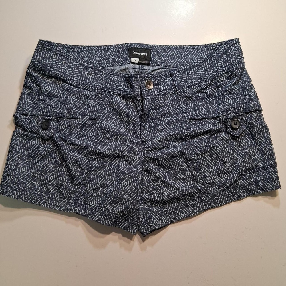 Marmot white and blue geometric patterned shorts in a size 12